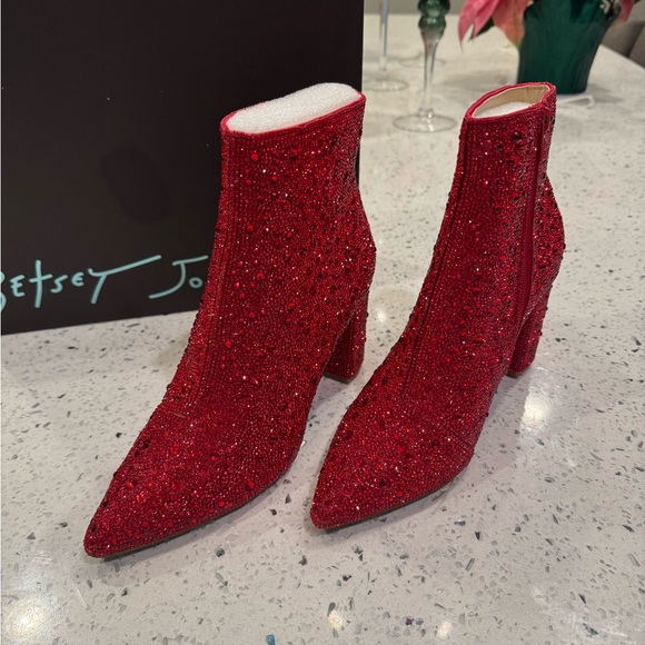 Betsey Johnson CADY Sparling stones Red Booties Brand New in Box - Picture 11 of 12
